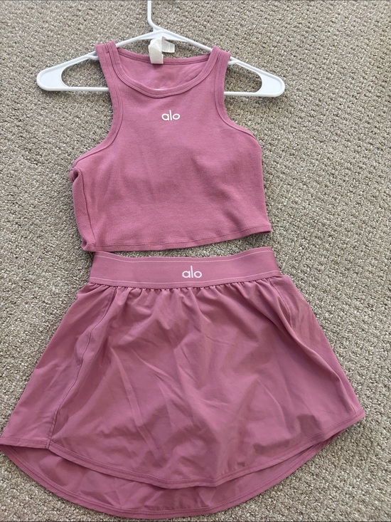 ALO Yoga Dresses & Skirts - ALO Yoga Dusty Rose Crop Tank and Athletic Skirt Set. Top is xs. Skirt is xxs